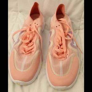Women/Men Renew Lucent Nike Sneakers Size 11